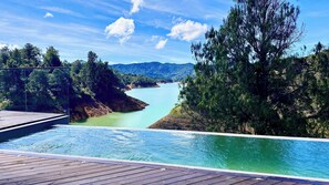 室外游泳池,恒温泳池