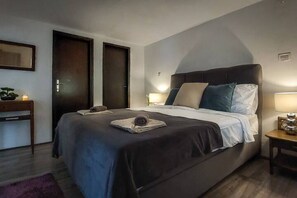 1 غرفة نوم ومكواة/لوح كي وواي فاي مجانًا وملاءات أسرّة