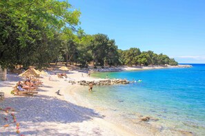 Beach - Beautiful apartment for two with a pool (Rovinjsko Selo)