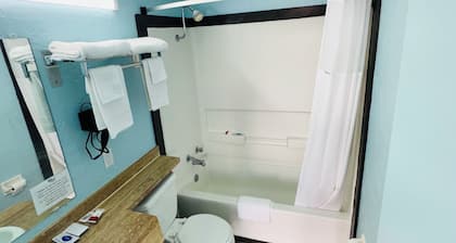 Travel Inn & Suites