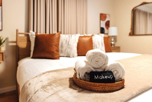 Peachtree/Royal Oak`s Sweet Spot/King Bed