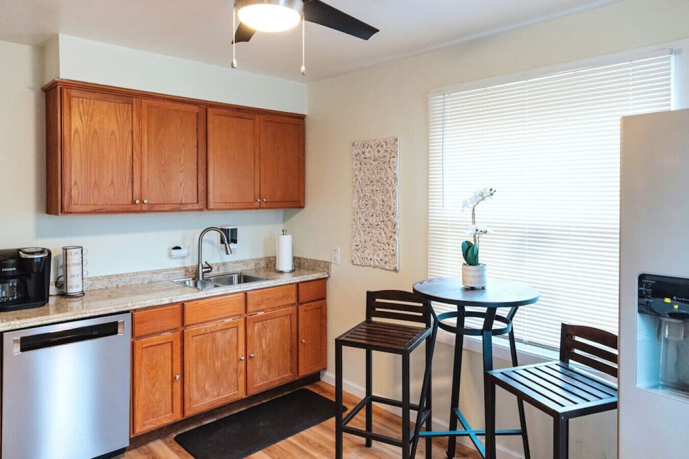 Refrigerador, microondas, horno, placa de cocina