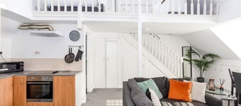 Loft Style Apartment w/ Parking, in Leigh-on-Sea