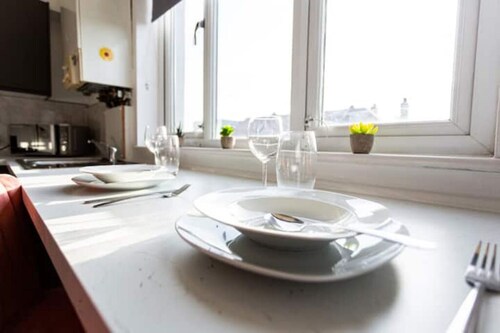 City Centre Modern Apartment!