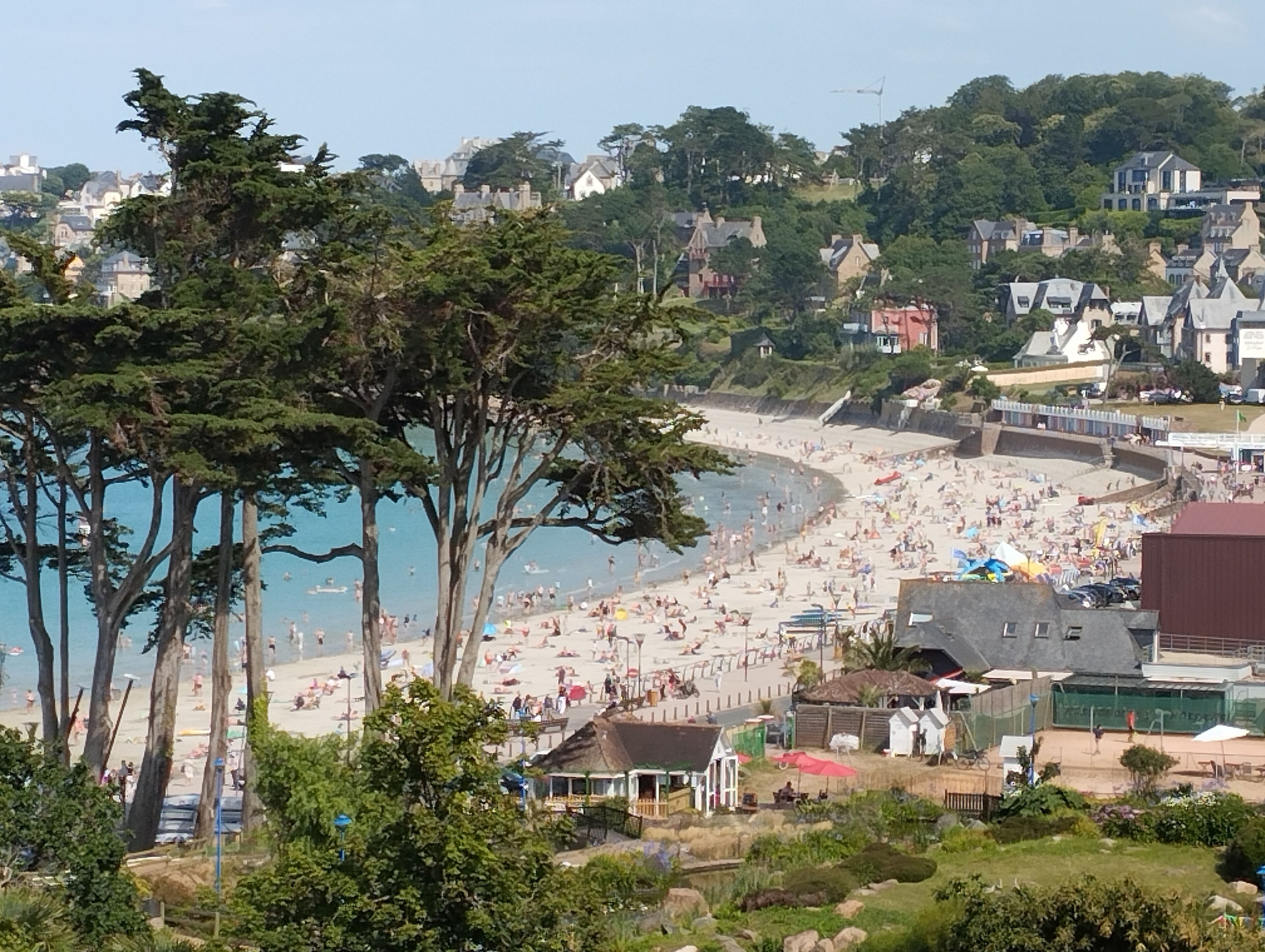 Plage, chaises longues