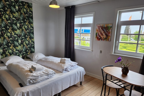 City Apartment | Iron/ironing board, free WiFi