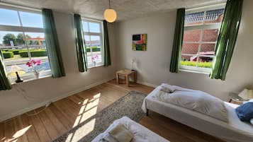 City Apartment | Iron/ironing board, free WiFi