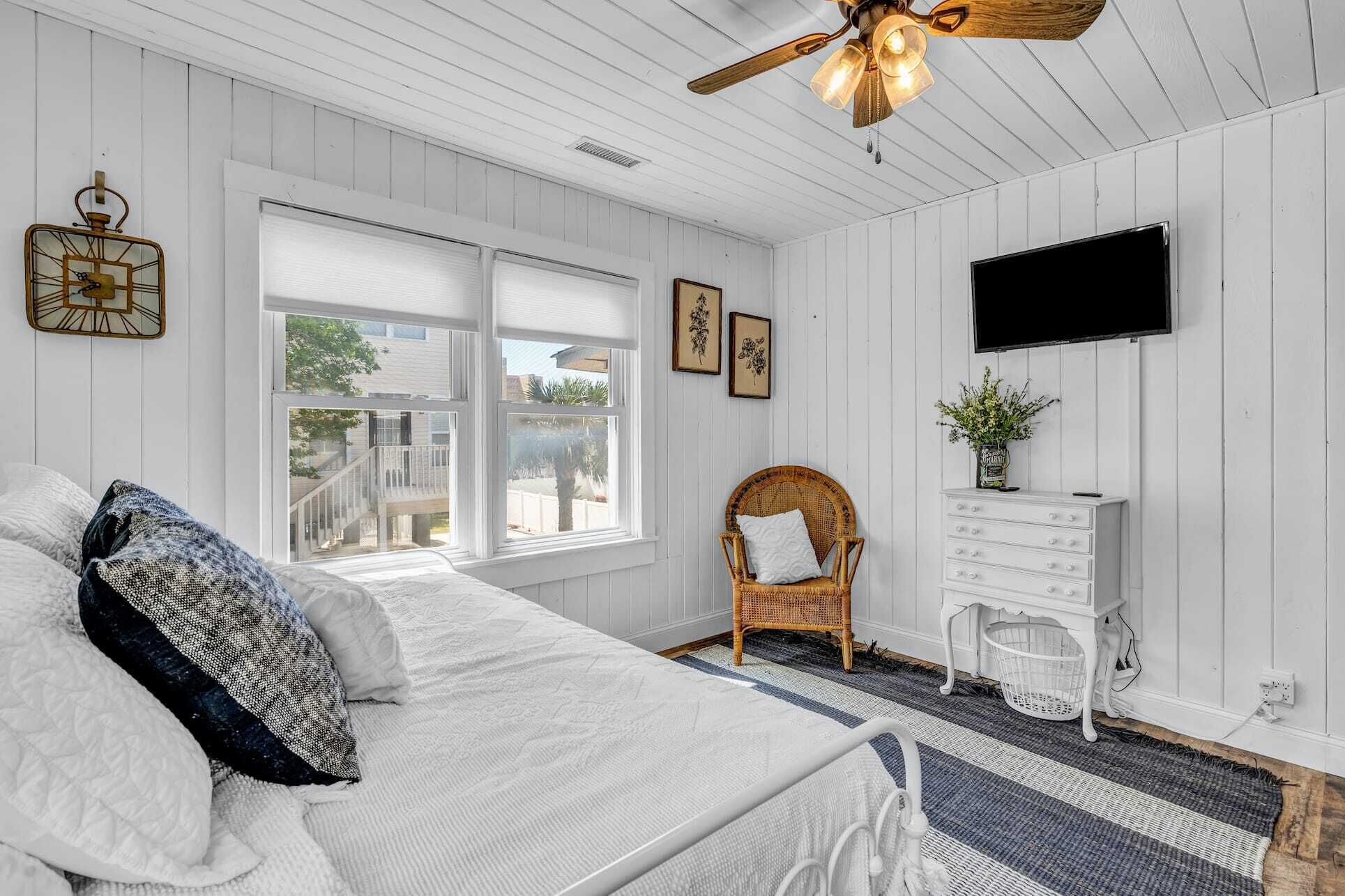 Brilliant Beach Bungalow Walk to Beach Pet Friendly Trailer Motorcycle Parking