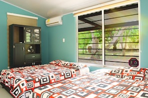 6 bedrooms, WiFi, bed sheets