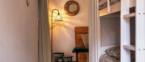 1 habitación, wifi y ropa de cama