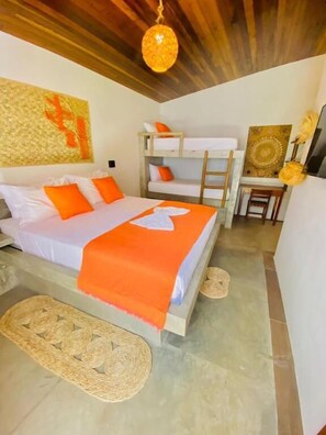 Familien-Vierbettzimmer | Hochwertige Bettwaren, Pillowtop-Betten, Minibar, individuell dekoriert