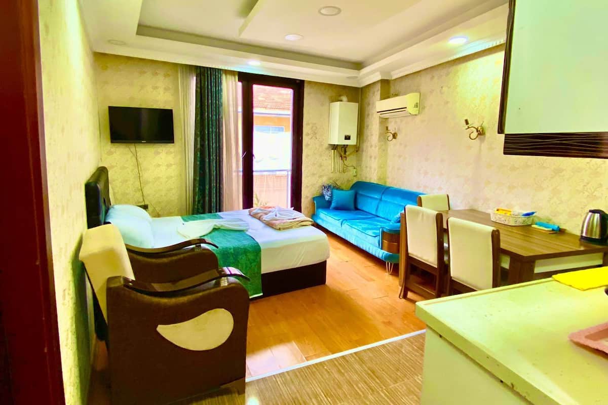2 bedrooms, iron/ironing board
