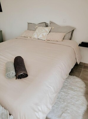 1 bedroom, iron/ironing board, travel cot, free WiFi - Grand Studio Design 25 min Paris & 15 min Roissy Airport (Le Blanc-Mesnil)