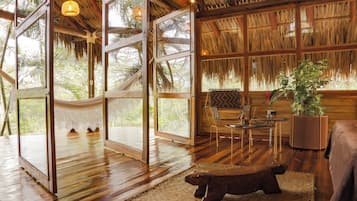 ๋๋ญ์ค ์บ๋น | ๊ฑฐ์ค ๊ณต๊ฐ | IPod ๋ํน ์คํ
์ด์
, MP3 ๋ํน ์คํ
์ด์
