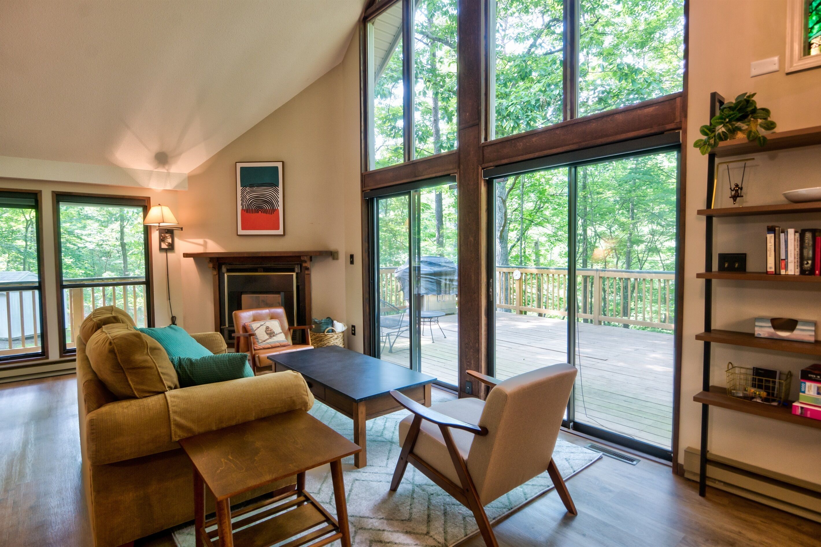 A Gorgeous Getaway in The Woods - 3 Bedrooms