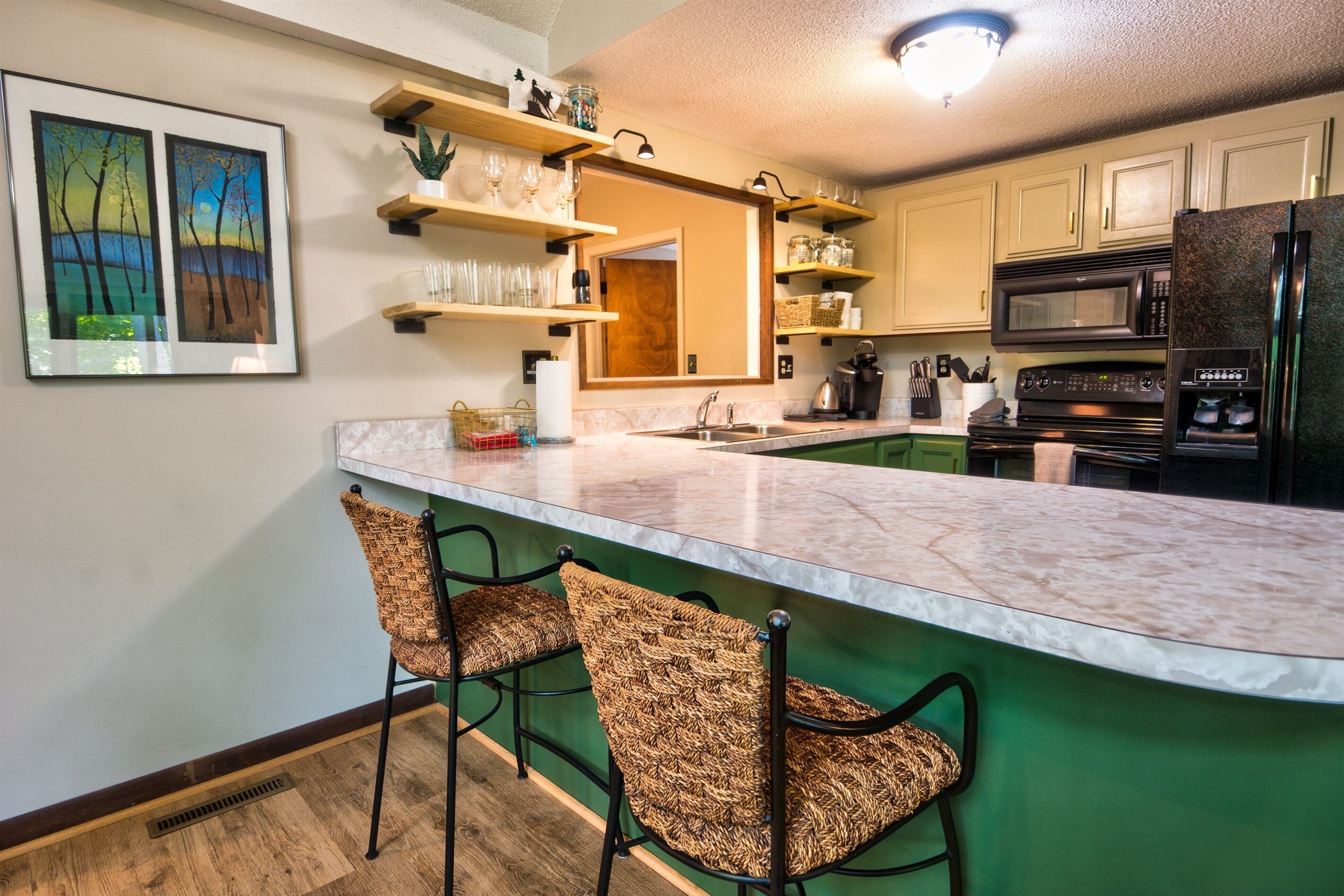 A Gorgeous Getaway in The Woods - 3 Bedrooms