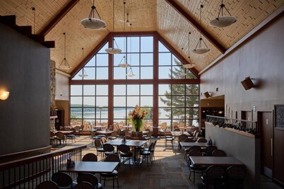 Whispering Pines Lakeside Resort - with A/C-Golf-Pool-Gym-Beach-Restaurant-Parks