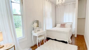 3 bedrooms, desk, free WiFi, bed sheets