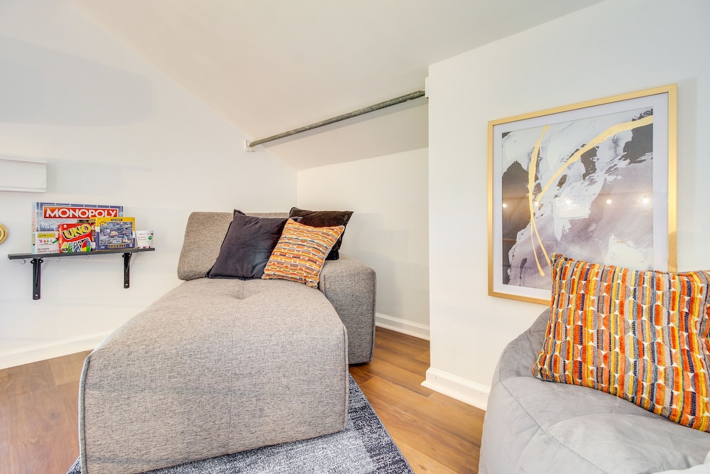 Cheerful Savannah Vacation Rental with Fire Pit! Whitemarsh Island Vrbo