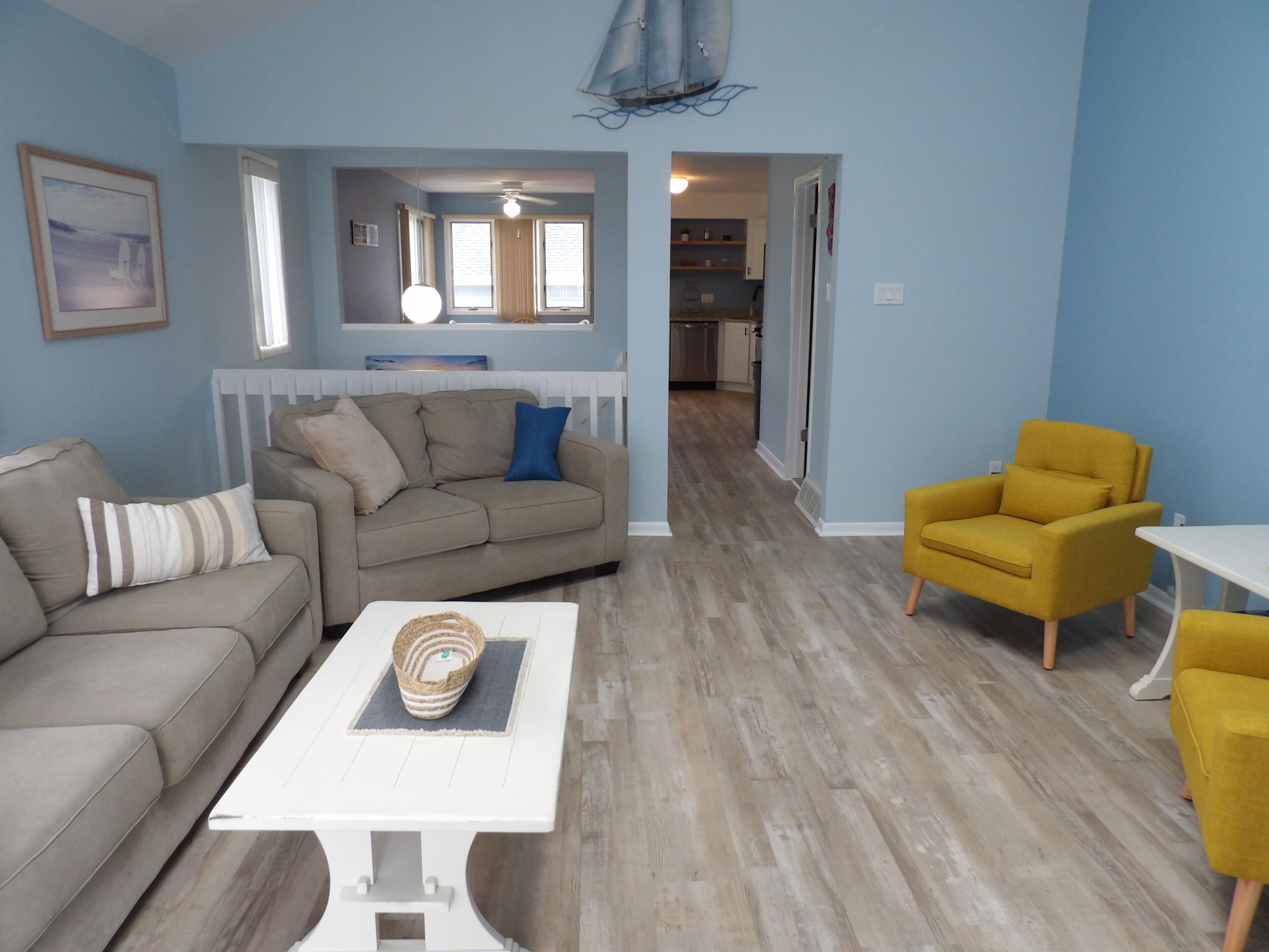 Feel the Beach Vibes-1 Block to Beach All New Updates throughout!