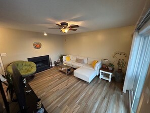 Smart-TV og stereoanlegg