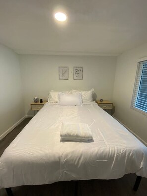 2 bedrooms, iron/ironing board, WiFi, bed sheets