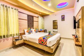 Deluxe Room | Egyptian cotton sheets, premium bedding, in-room safe, free WiFi