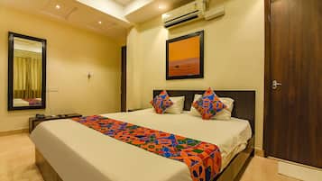 Deluxe Room | Egyptian cotton sheets, premium bedding, in-room safe, desk