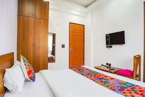 Egyptian cotton sheets, premium bedding, in-room safe, desk - FabHotel Sunrise Sector 56 (Noida)