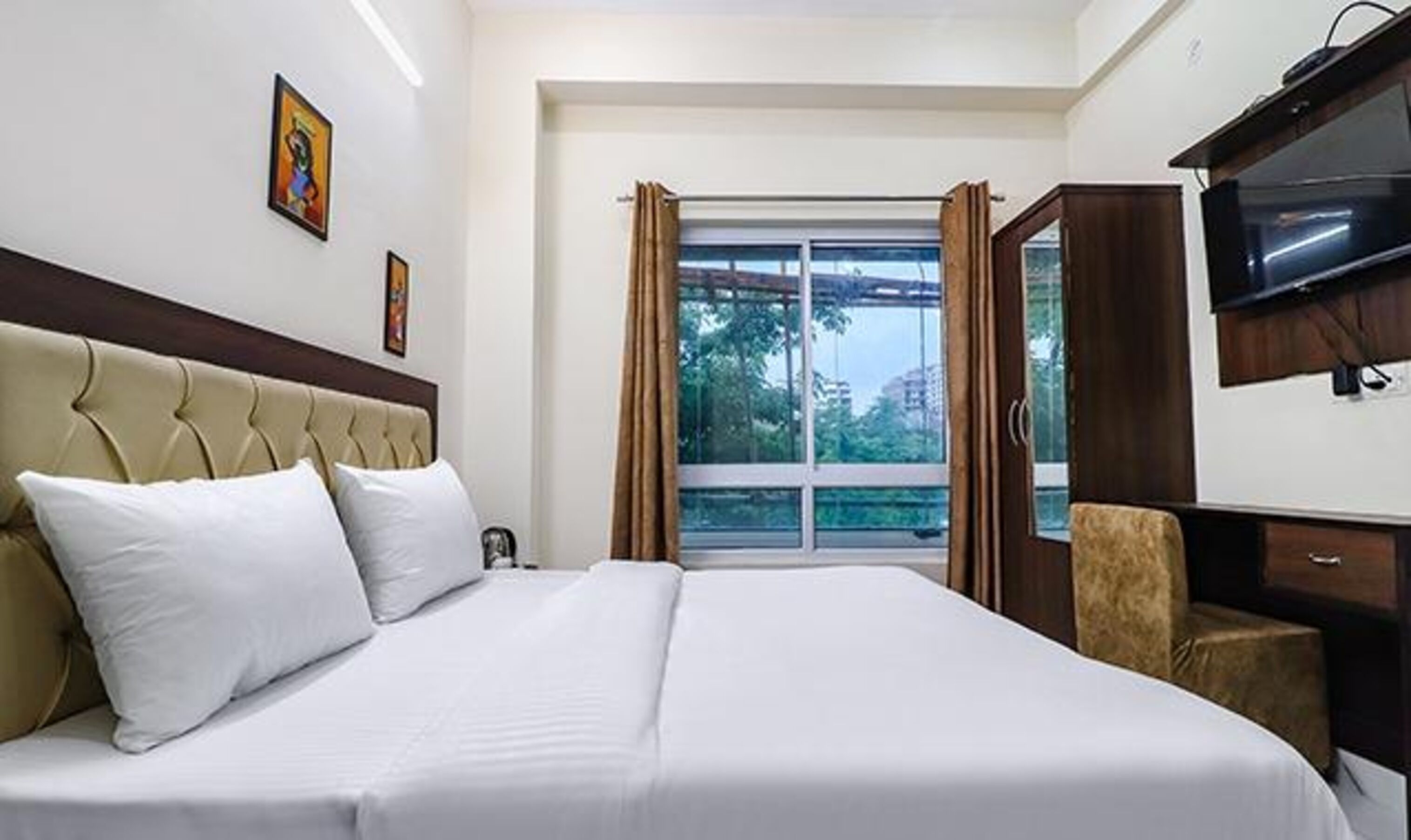 Fabhotel Maira Heights