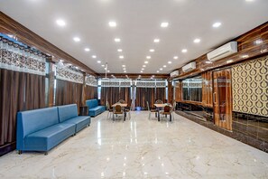 Banquet hall - Fabhotel Imperio I (Kolkata)