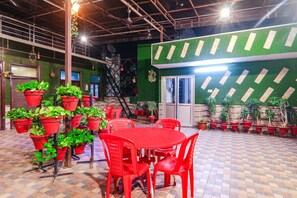 Restaurant - Fabhotel The Villa (Kanpur)