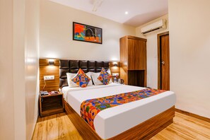 Egyptian cotton sheets, premium bedding, in-room safe, free WiFi