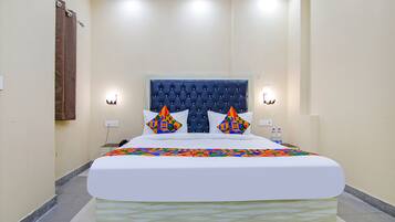 Egyptian cotton sheets, premium bedding, in-room safe, free WiFi
