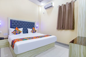 Deluxe Room | Egyptian cotton sheets, premium bedding, in-room safe, free WiFi