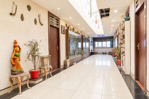 Lobby - Fabhotel Shree Regency (Bhopal)