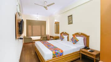 Egyptian cotton sheets, premium bedding, in-room safe, free WiFi