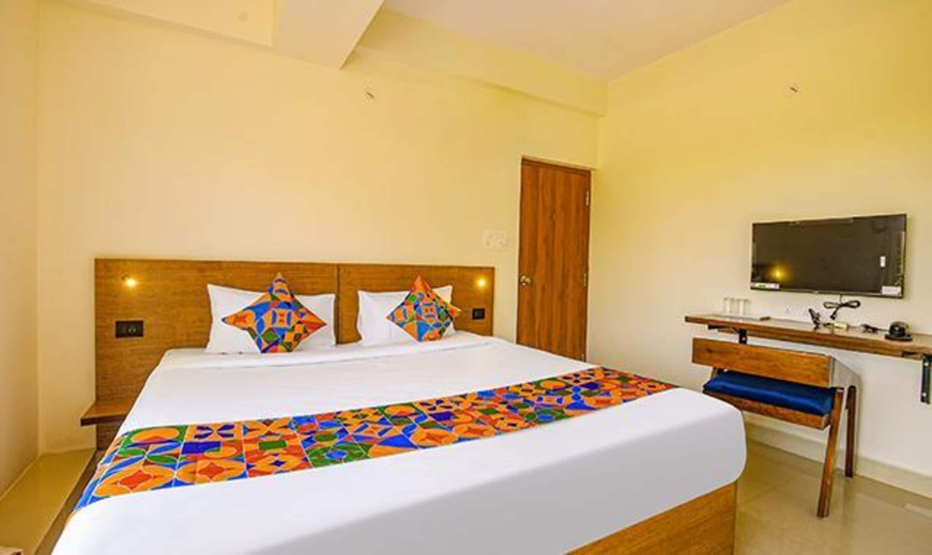 FabHotel GR Lake View