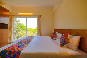 Egyptian cotton sheets, premium bedding, in-room safe, free WiFi - Fabhotel Gr Lake View (Bengaluru)