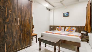 Egyptian cotton sheets, premium bedding, in-room safe, free WiFi