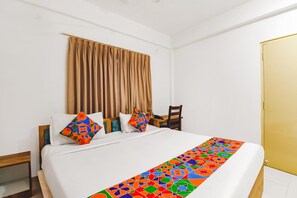 Egyptian cotton sheets, premium bedding, in-room safe, free WiFi - Fabhotel Royal Manyata (Bengaluru)