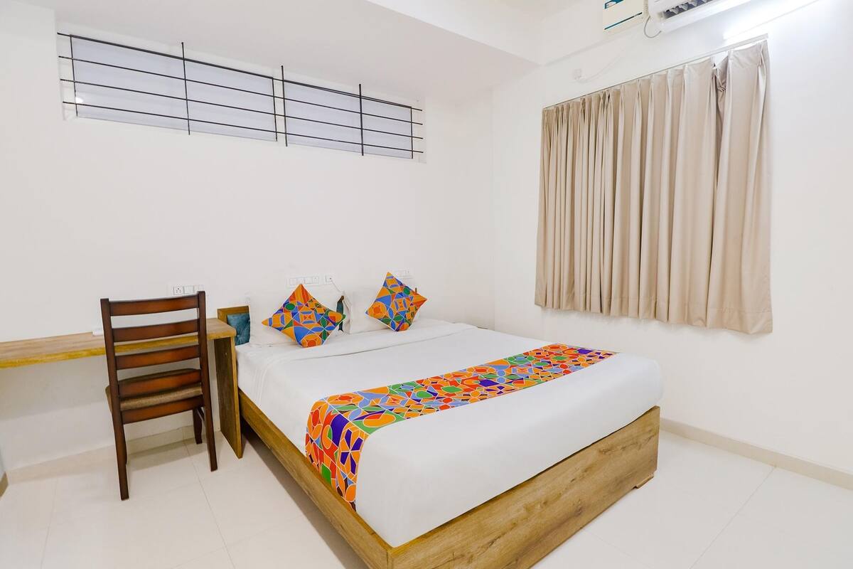 Deluxe kamer | Lakens van Egyptisch katoen, luxe beddengoed, een kluis op de kamer