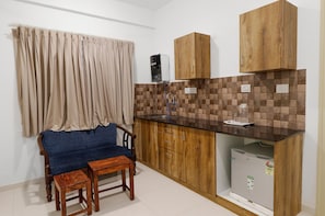 28-inch LCD TV with cable channels, TV - Fabhotel Royal Manyata (Bengaluru)