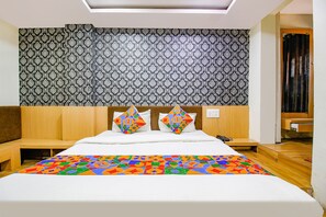 1 bedroom, Egyptian cotton sheets, premium bedding, in-room safe