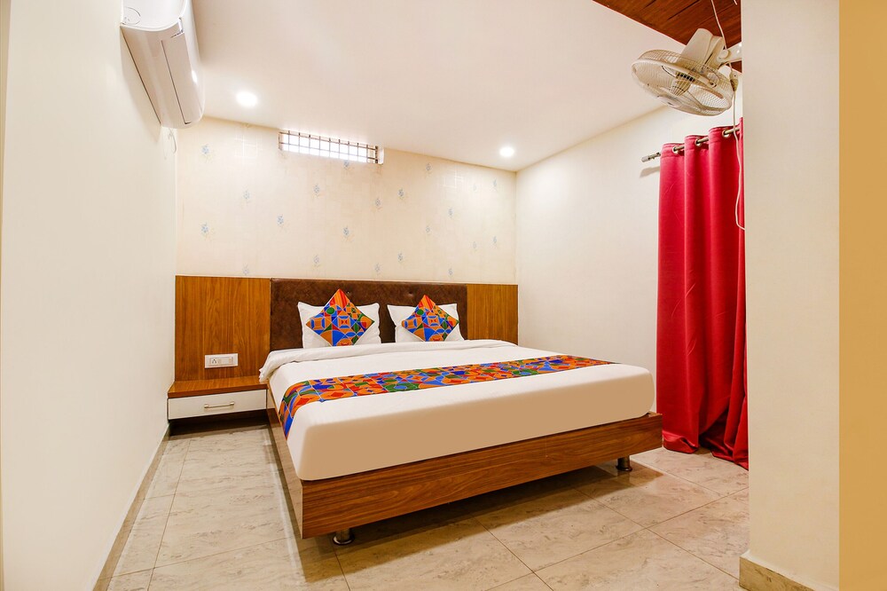 Fabhotel Silkroute Palaace