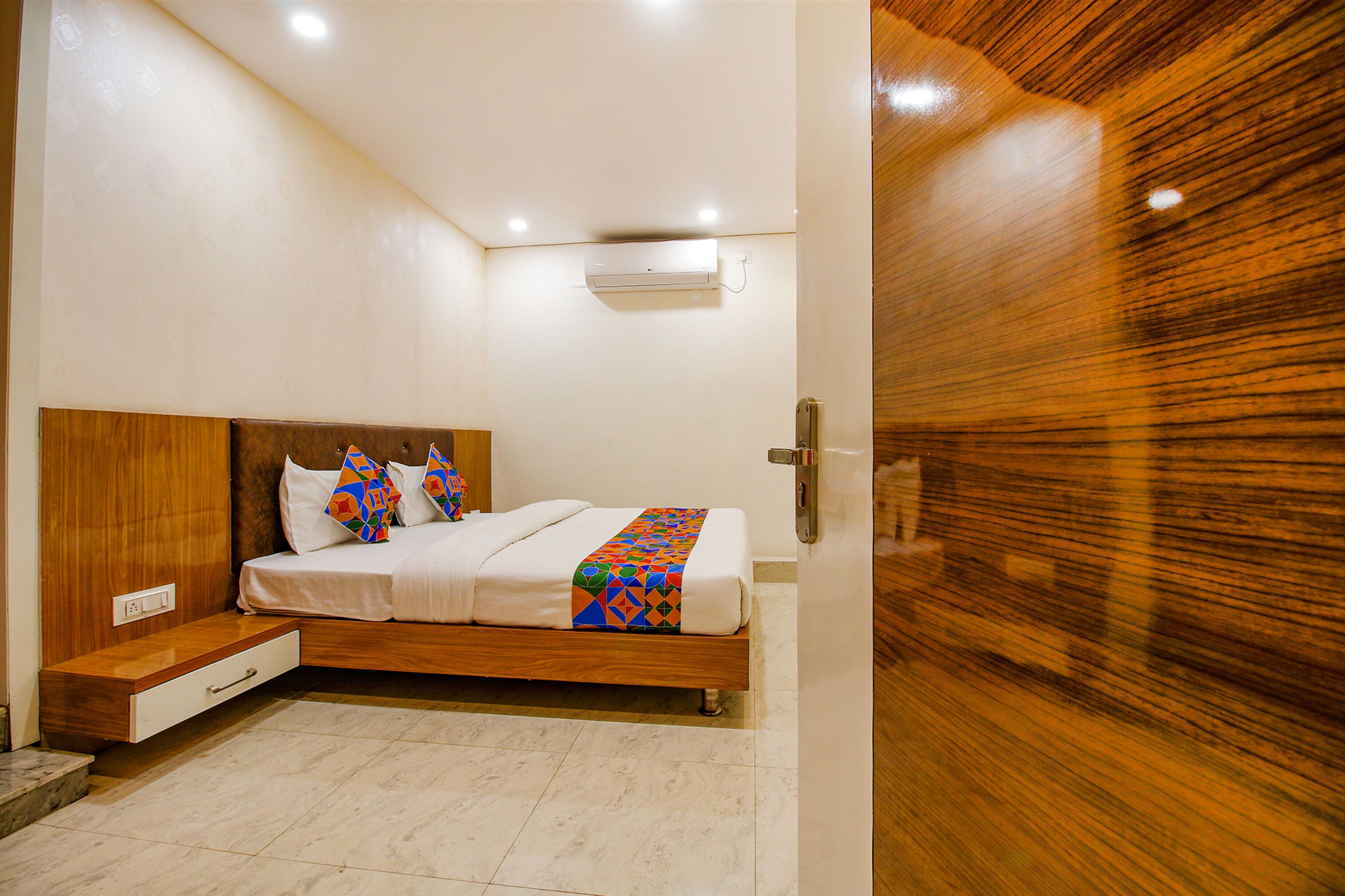 Fabhotel Silkroute Palaace