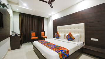 Premium Room | Egyptian cotton sheets, premium bedding, in-room safe, free WiFi