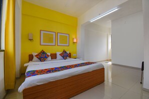 Deluxe Room | Egyptian cotton sheets, premium bedding, in-room safe, free WiFi