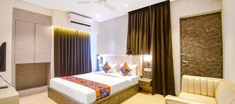 FabHotel Lake View Topsia