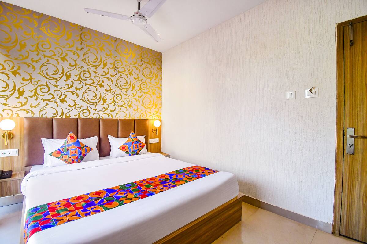Premium Room | Egyptian cotton sheets, premium bedding, in-room safe, free WiFi